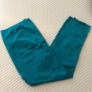 Fabletics Seamless Dot Capri